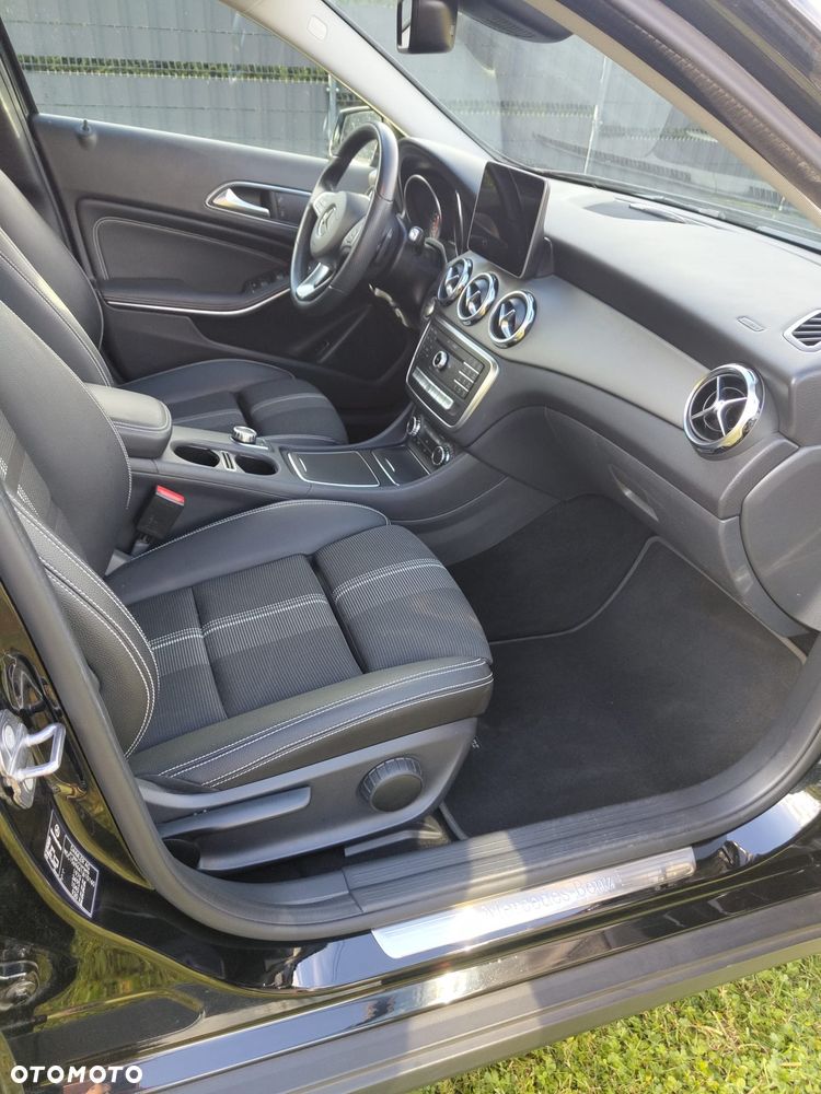 Mercedes-Benz GLA 250 7G-DCT Peak Edition - 27