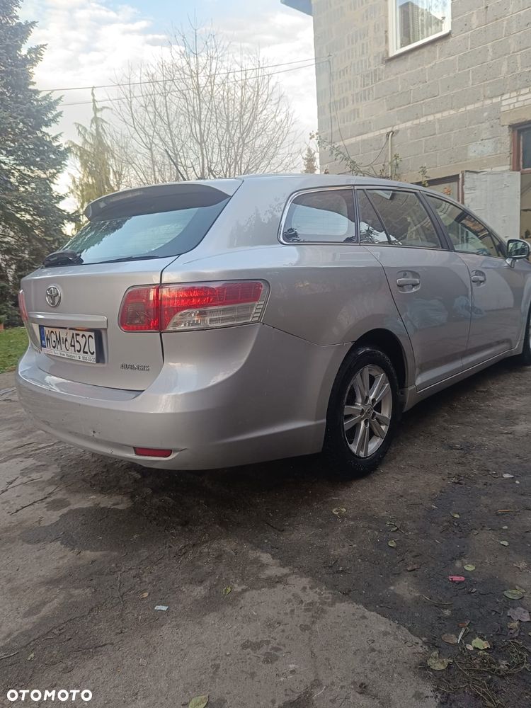 Toyota Avensis 2.0 D-4D Luna - 5