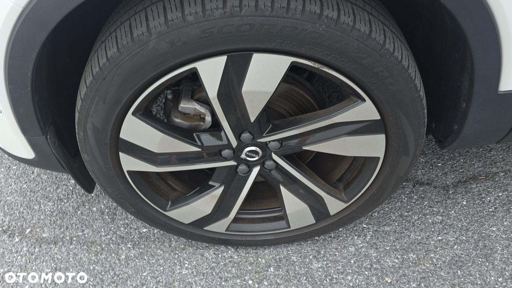 Volvo XC 40 B5 B AWD Ultimate Dark - 16