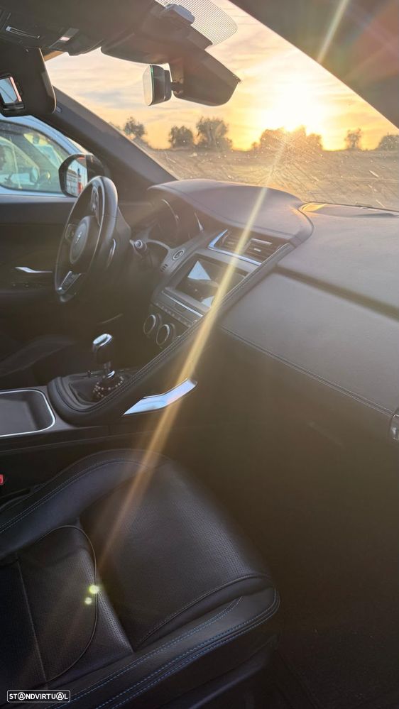 Jaguar E-Pace - 8