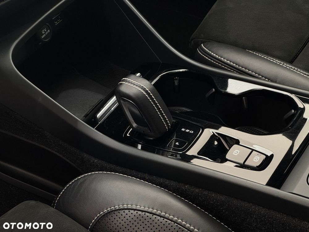 Volvo XC 40 T4 R-Design - 9