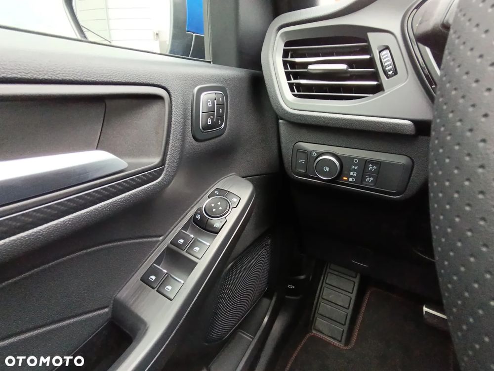 Ford Kuga 1.5 EcoBoost FWD ST-Line X - 16