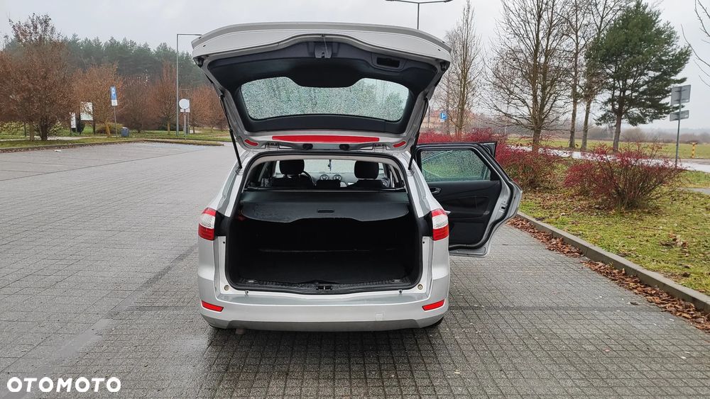 Ford Mondeo 2.0 TDCi Ambiente - 13