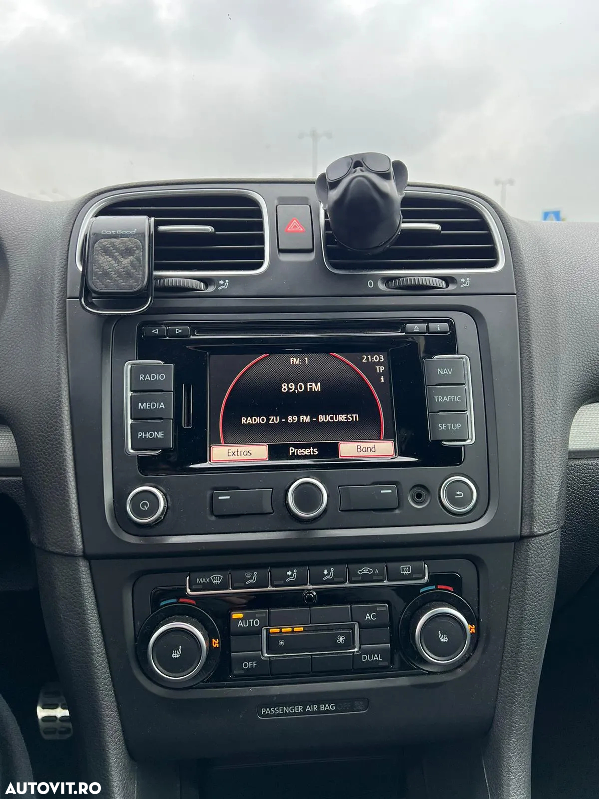 Volkswagen Golf - 11