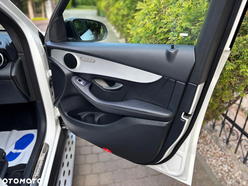 Mercedes-Benz GLC 220 d 4Matic 9G-TRONIC AMG Line - 12