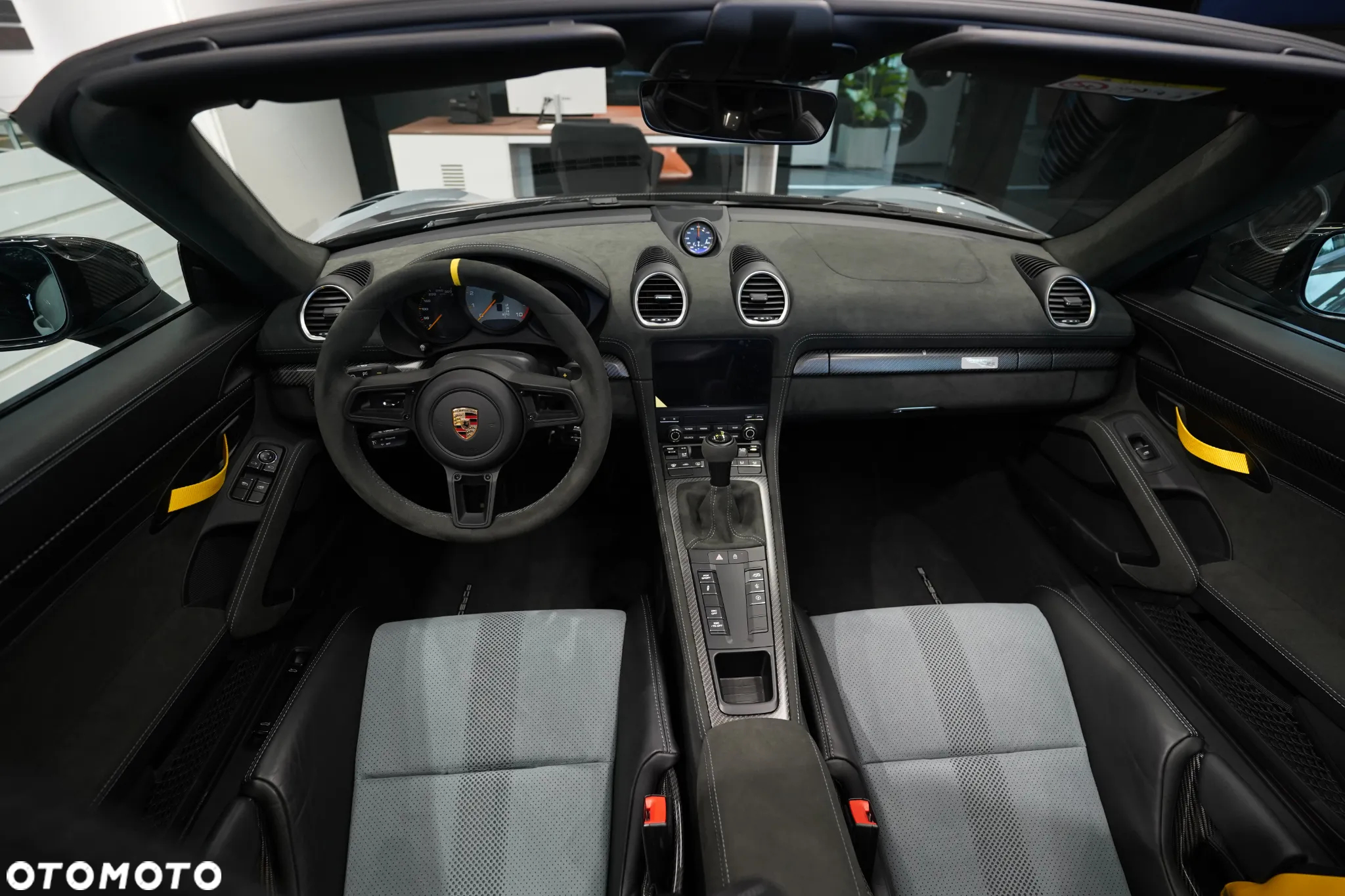 Porsche 718 Spyder - 15