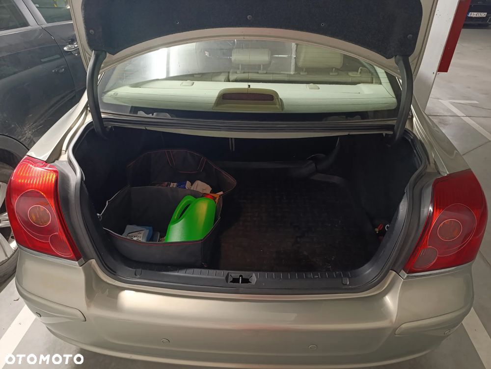 Toyota Avensis - 20