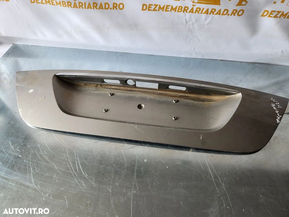 Ornament Bandou Capota Spate Portbagaj Mercedes E Class W211 Berlina/Limuzina - 2