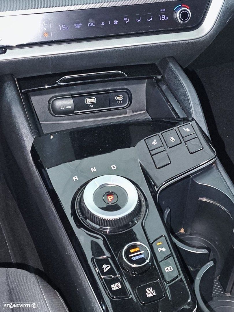Kia Sportage 1.6 T-GDi PHEV Tech - 21