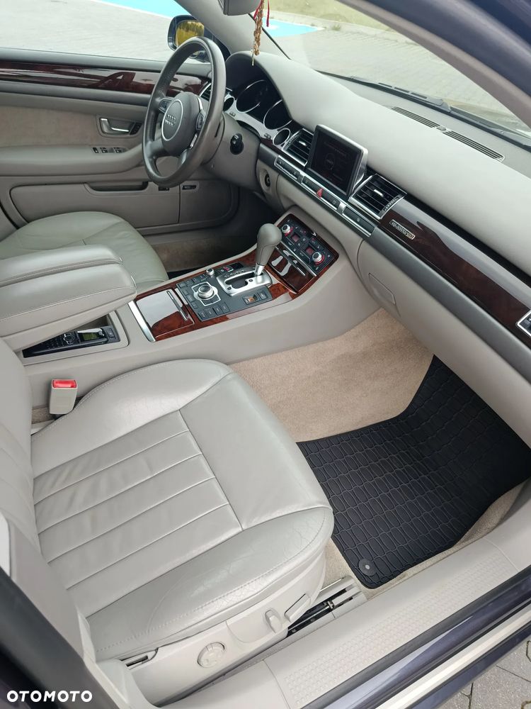 Audi A8 4.2 Quattro - 7