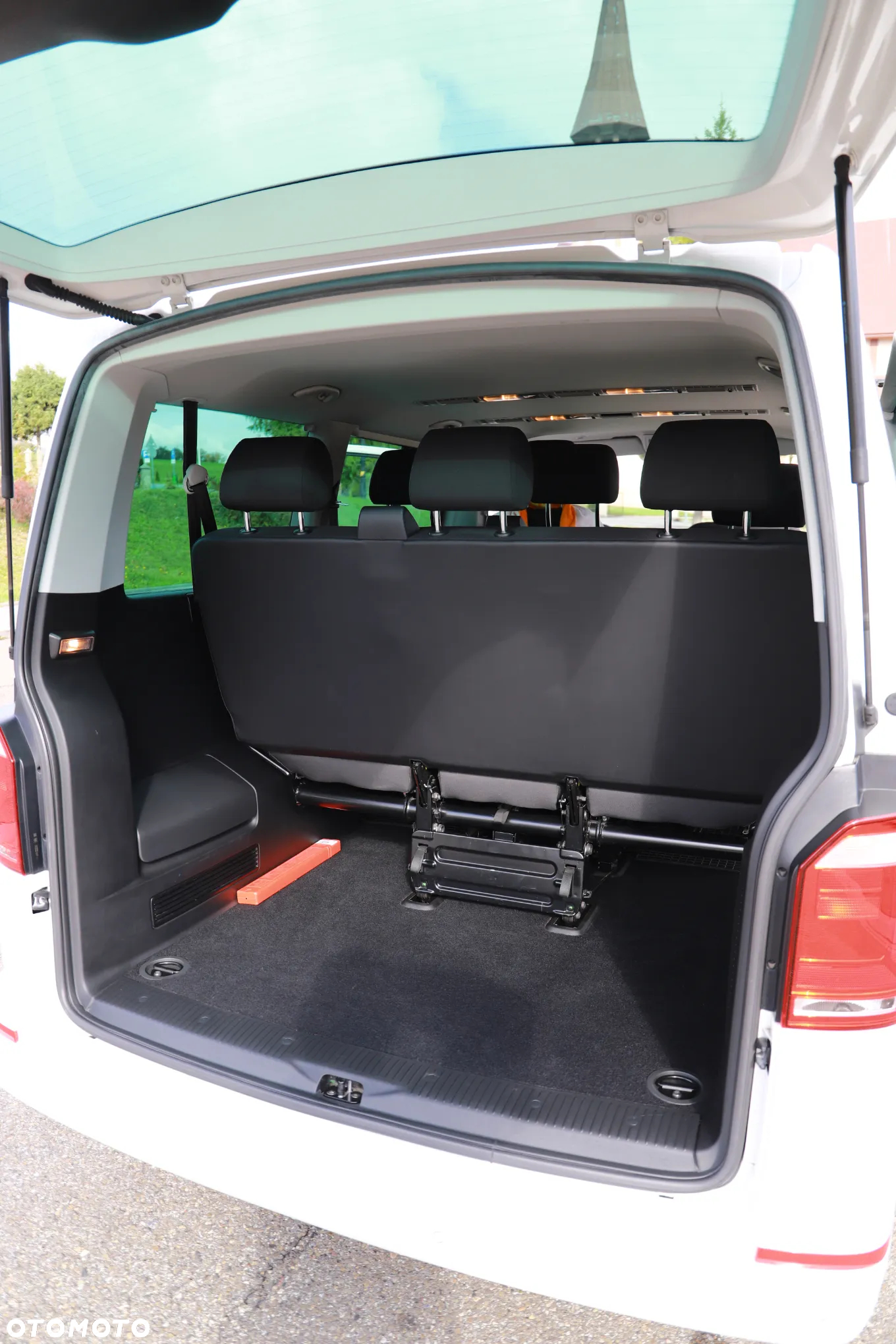 Volkswagen Caravelle 2.0 TDI L1 Comfortline - 27