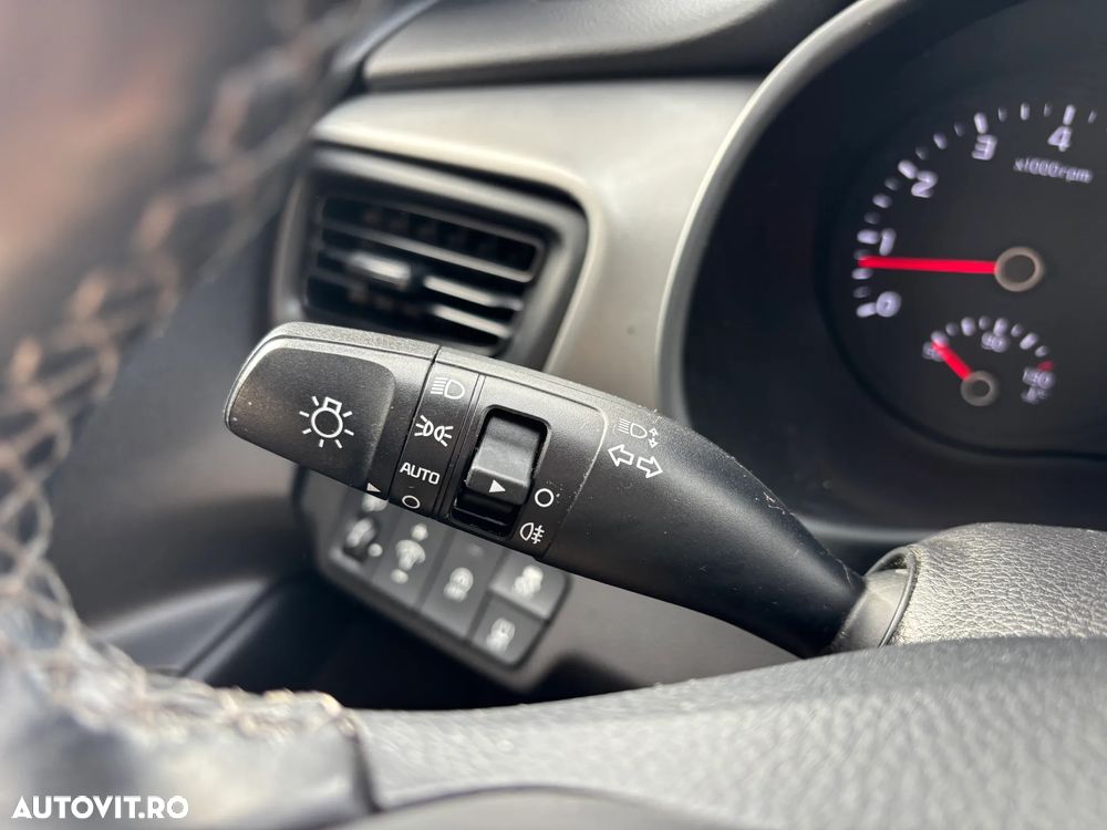 Kia Stonic 1.2 MPI 5MT Trend - 20