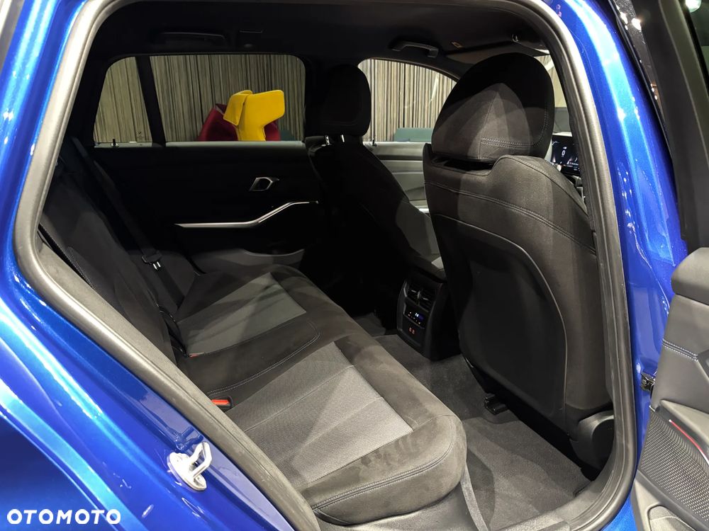 BMW Seria 3 320d M Sport - 20