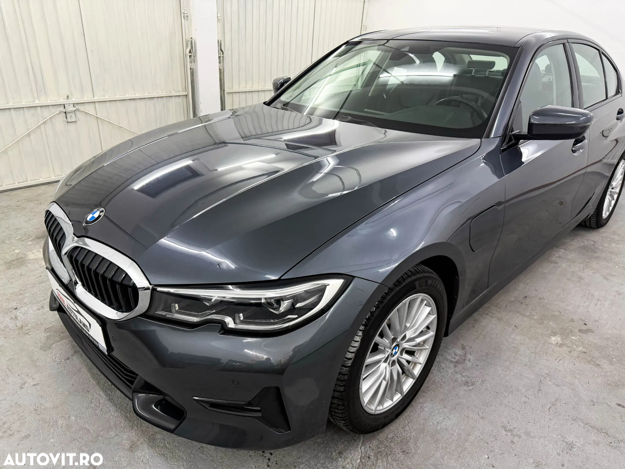 BMW Seria 3 330e Aut. Sport Line - 19