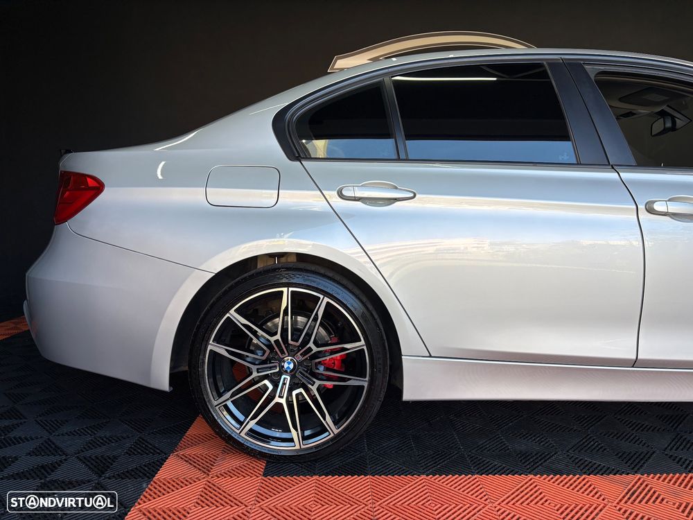 BMW 318 d Aut. Sport Line - 24