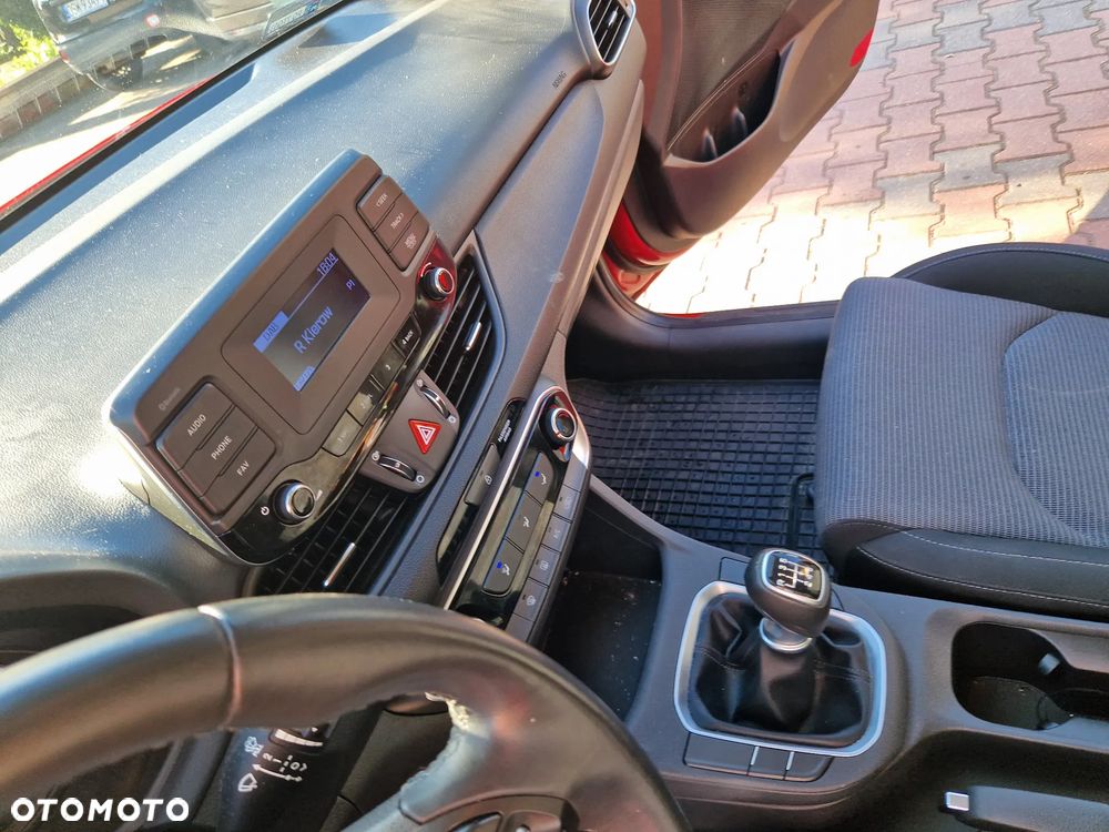 Hyundai i30 1.5 DPI Classic + - 18