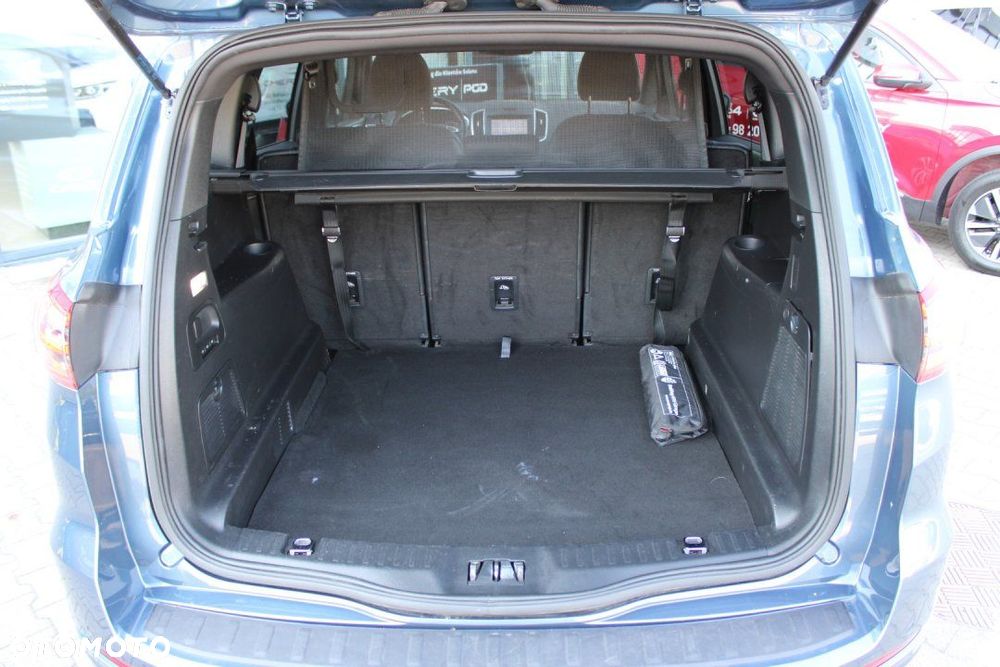 Ford S-Max - 22
