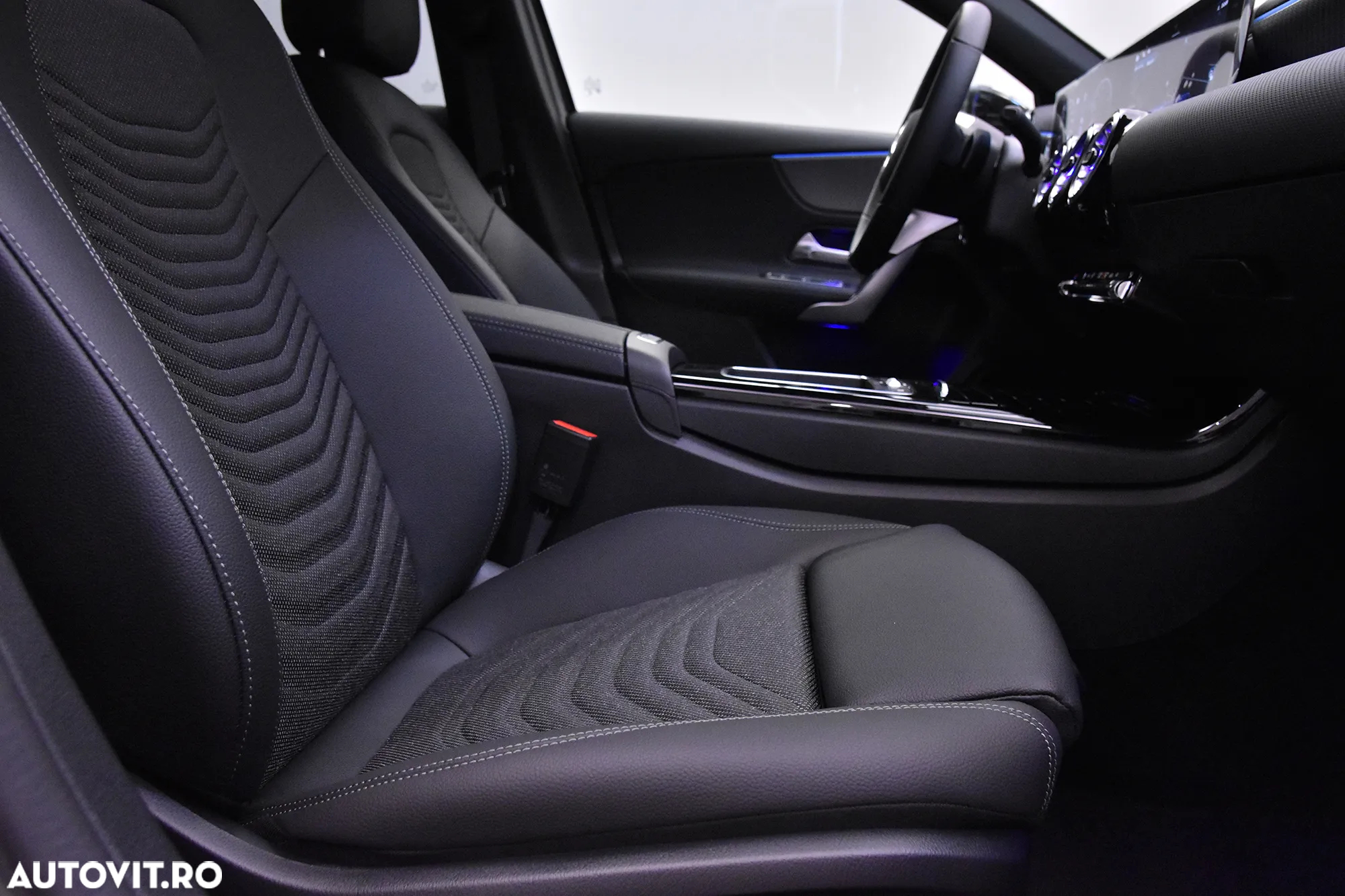 Mercedes-Benz A 200 MHEV 7G-DCT - 11