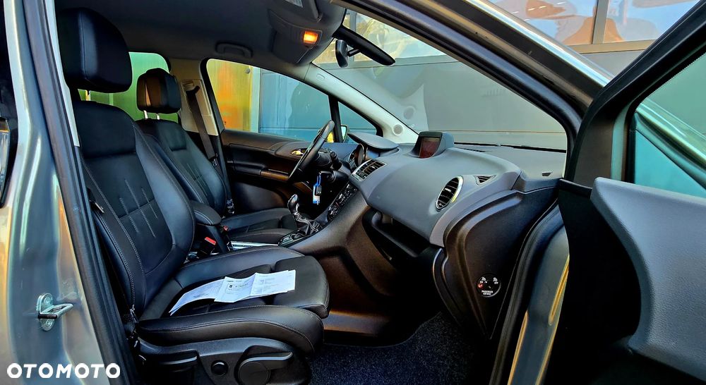 Opel Meriva 1.4 T Cosmo S&S - 17