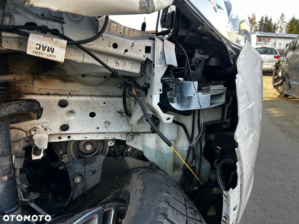 Ford Kuga - 15