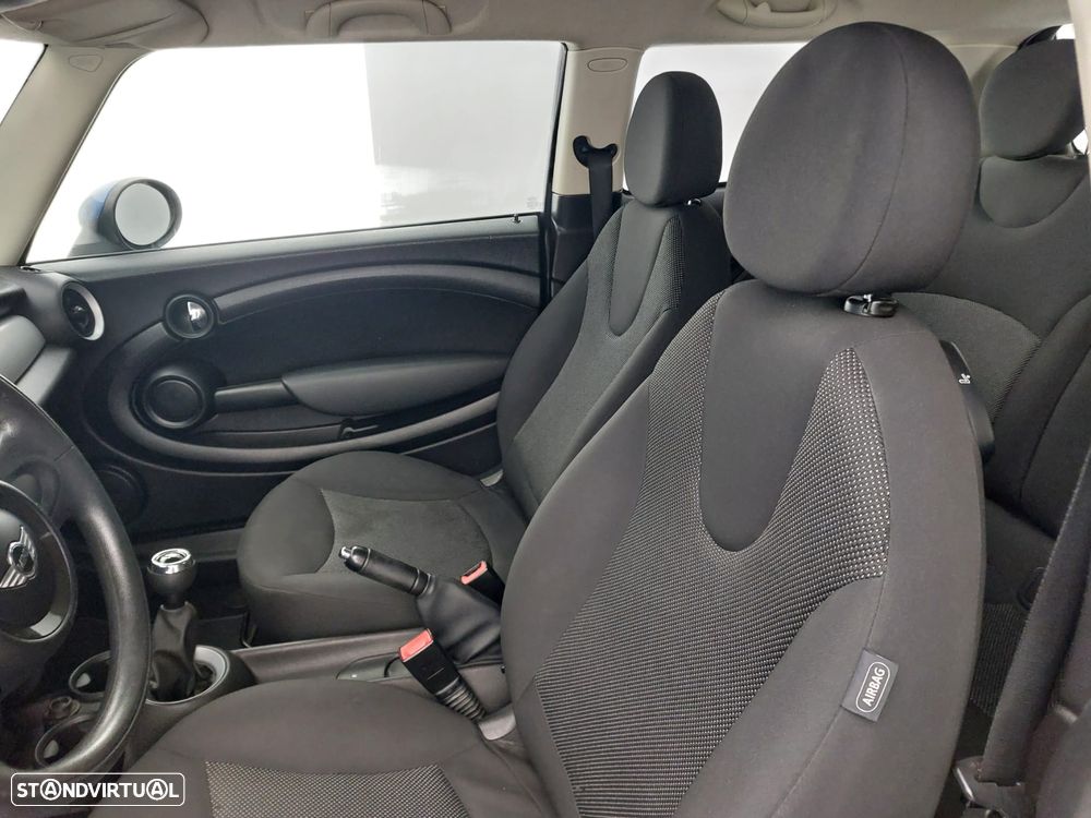 MINI 3 Portas One D - 9