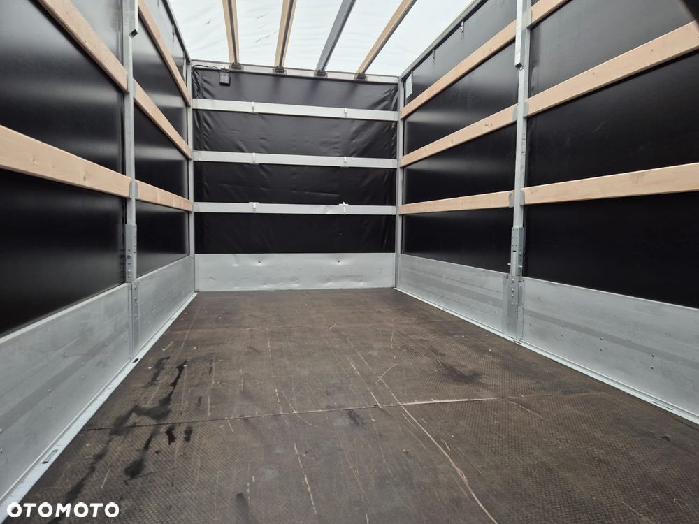 Mercedes-Benz Sprinter - 37