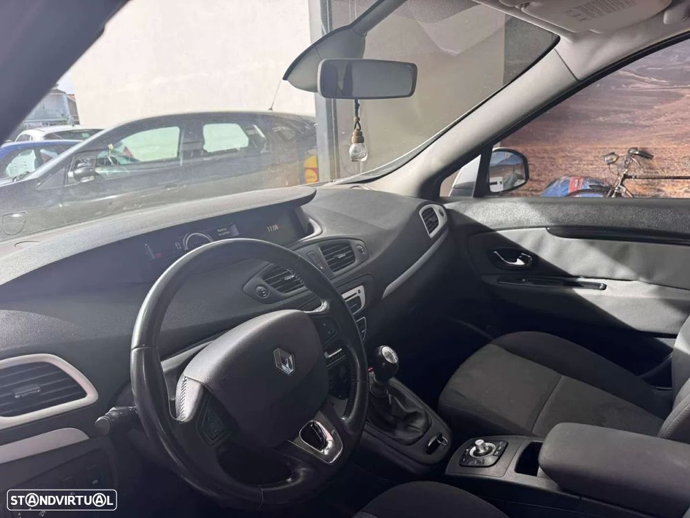 Renault Grand Scénic 1.5 dCi Expression SS - 6