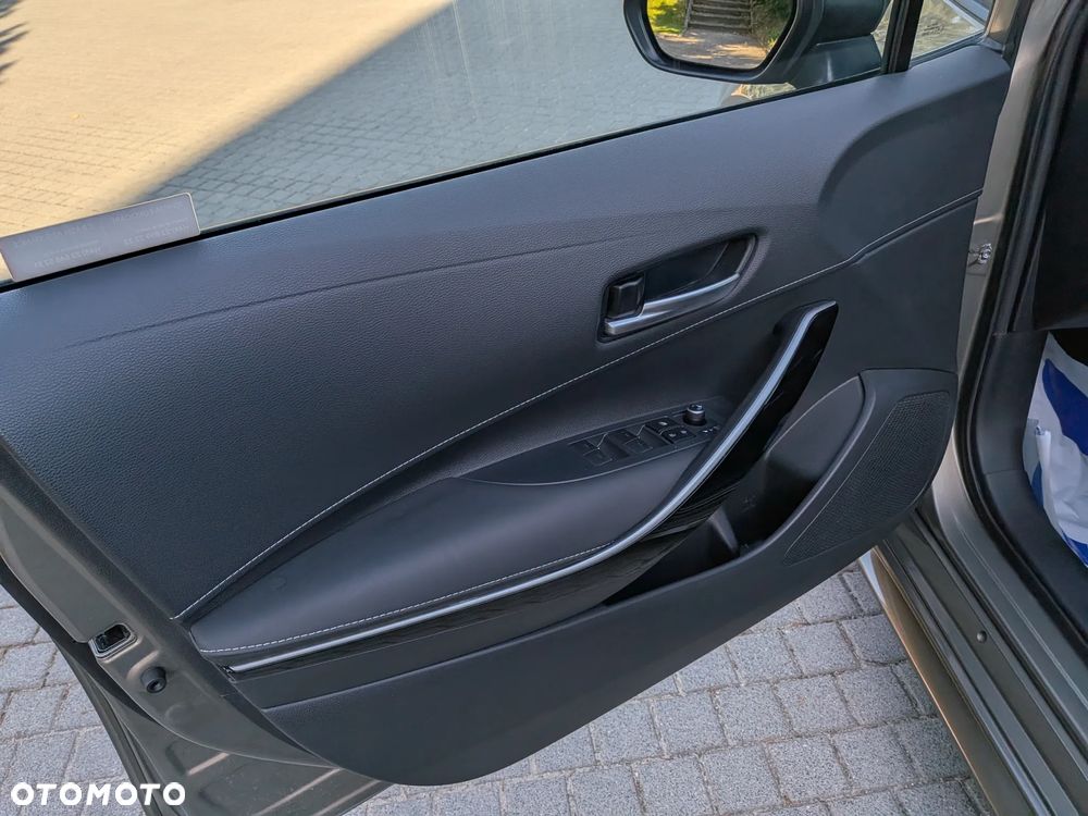 Toyota Corolla 1.8 Hybrid GPF Executive - 31