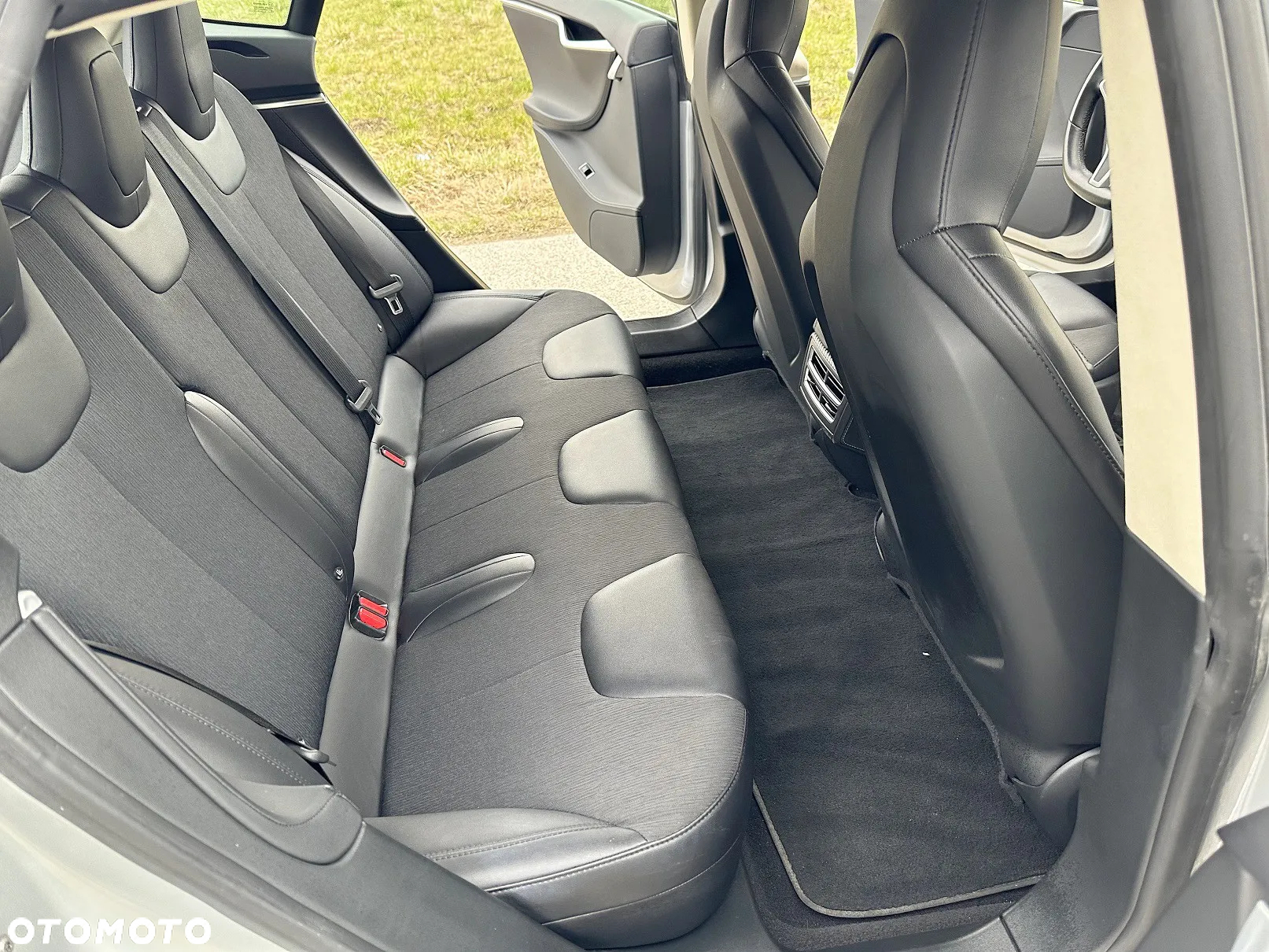 Tesla Model S 85 - 8