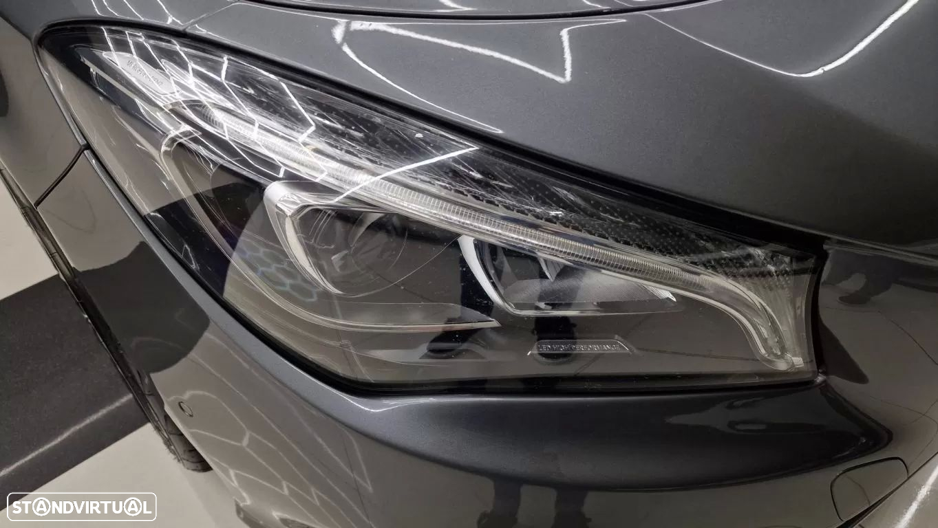 Mercedes-Benz CLA 180 d Shooting Brake AMG Line - 12