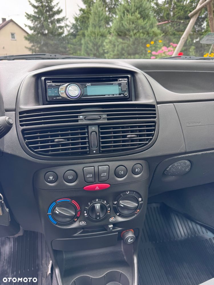Fiat Punto 1.2 8V - 6