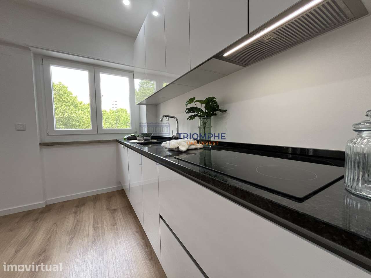 Apartamento T3 totalmente remodelado em Benfica, com duas frentes - Grande imagem: 5/30