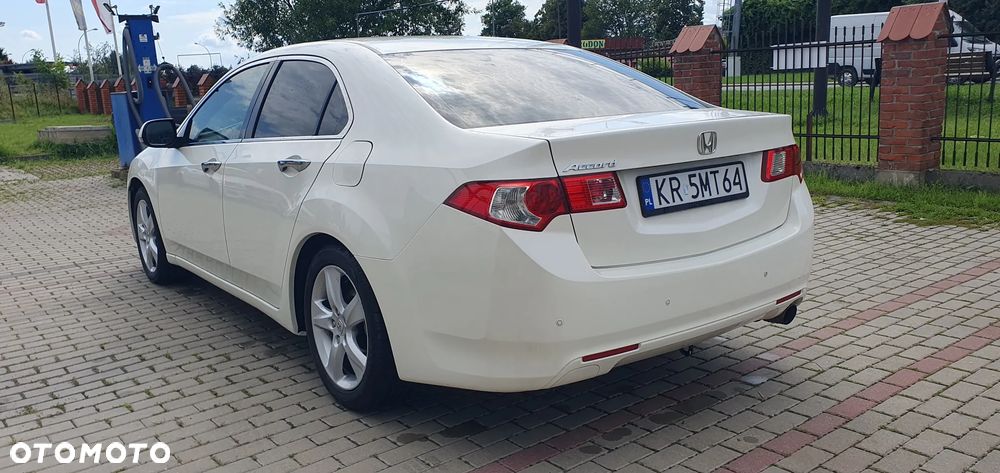 Honda Accord 2.0 Executive - 17