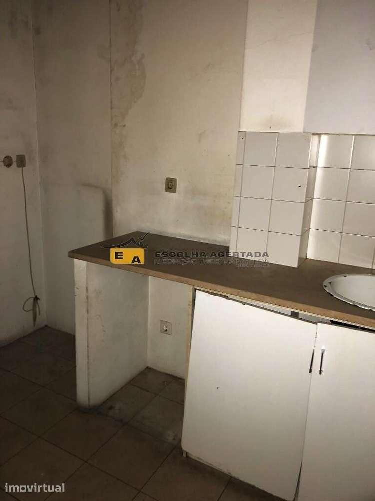 Loja antiga agência NovoBanco - Grande imagem: 2/10