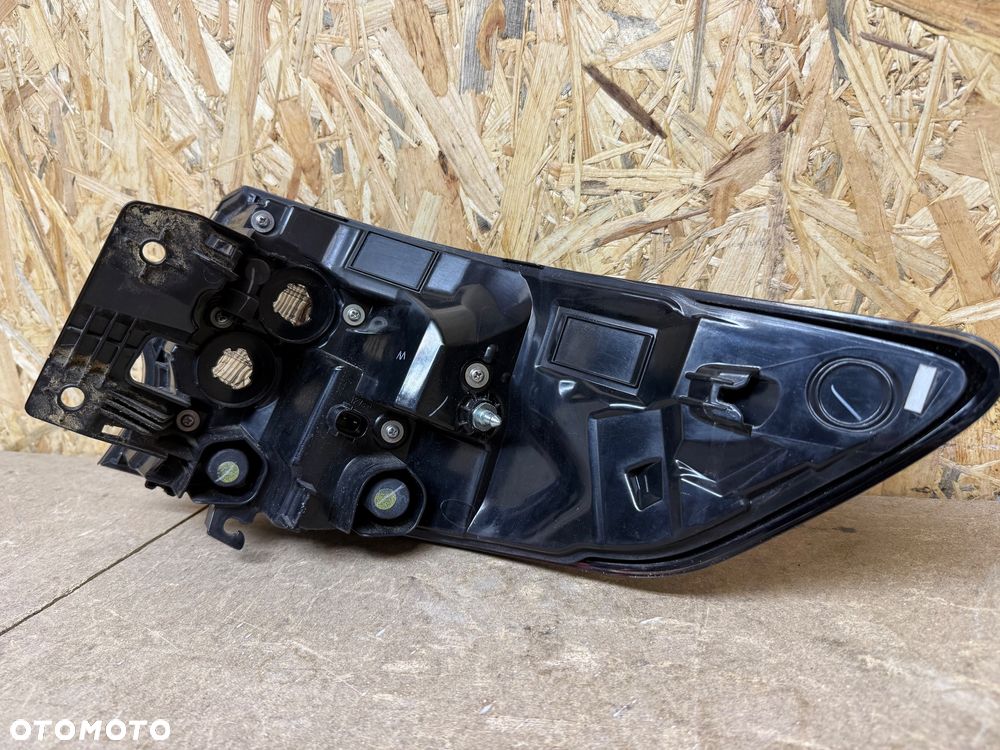 LAMPA TYŁ LEWA LED TOYOTA COROLLA E21 KOMBI - 6
