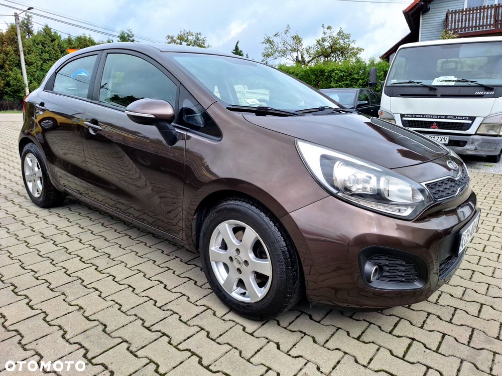 Kia Rio - 10