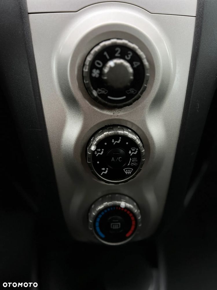 Toyota Yaris - 22