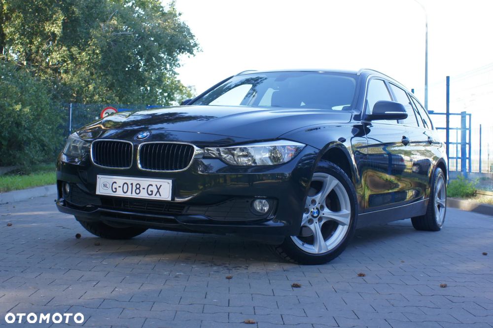 BMW Seria 3 318d Touring Modern Line