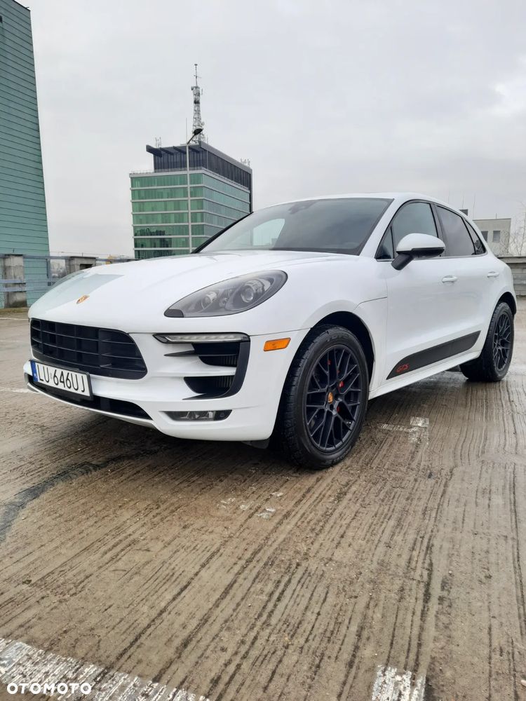 Porsche Macan - 1