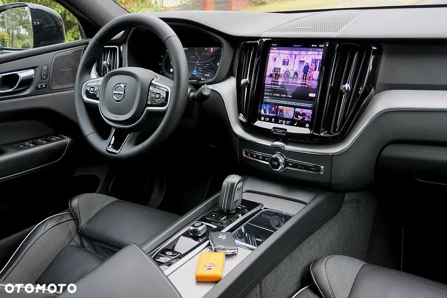 Volvo XC 60 B4 D AWD Plus Dark - 26