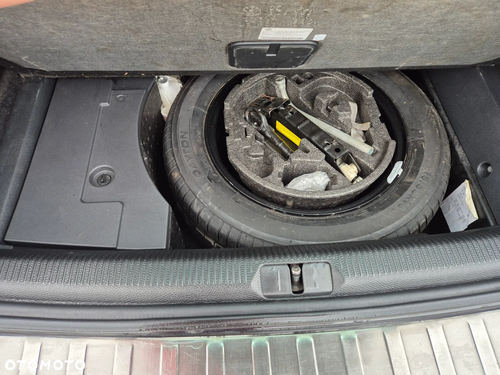 Volkswagen Passat - 21