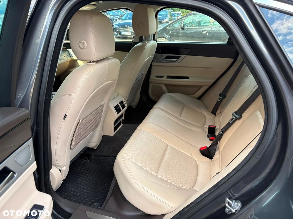 Jaguar XF E-Performance Prestige - 16