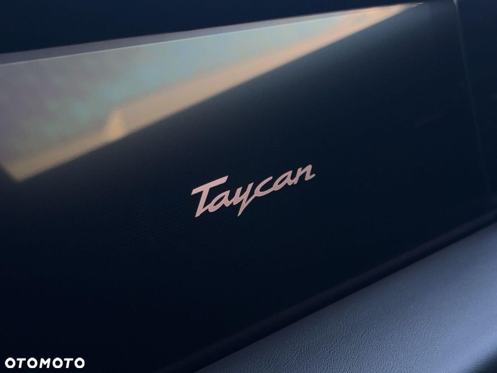 Porsche Taycan - 36