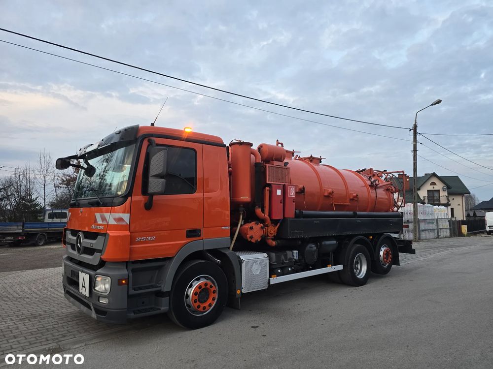 Mercedes-Benz Asenizacyjny/Szambiarka/wuko/Podnoszona skrętna oś