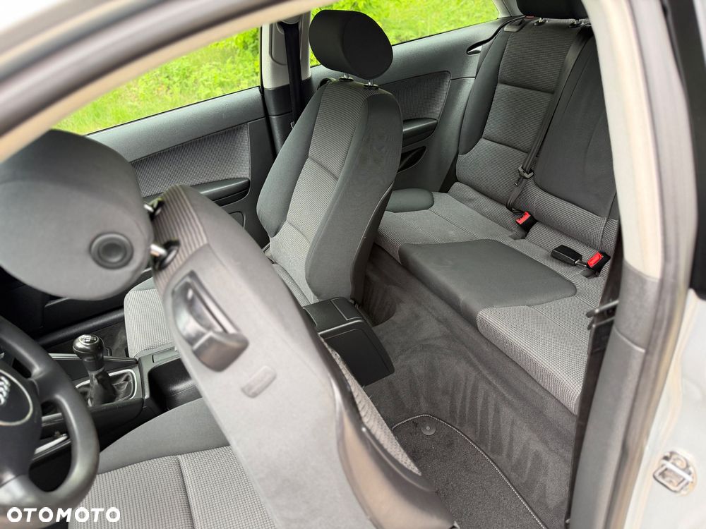 Audi A3 3-drzwiowe 1.6 Ambition - 23