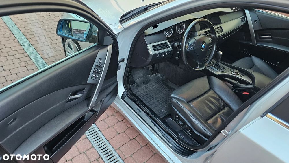 BMW Seria 5 530i - 33
