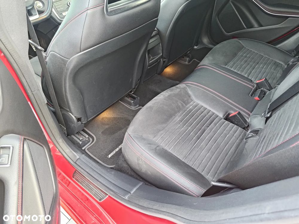 Mercedes-Benz CLA 250 4-Matic AMG Line - 17