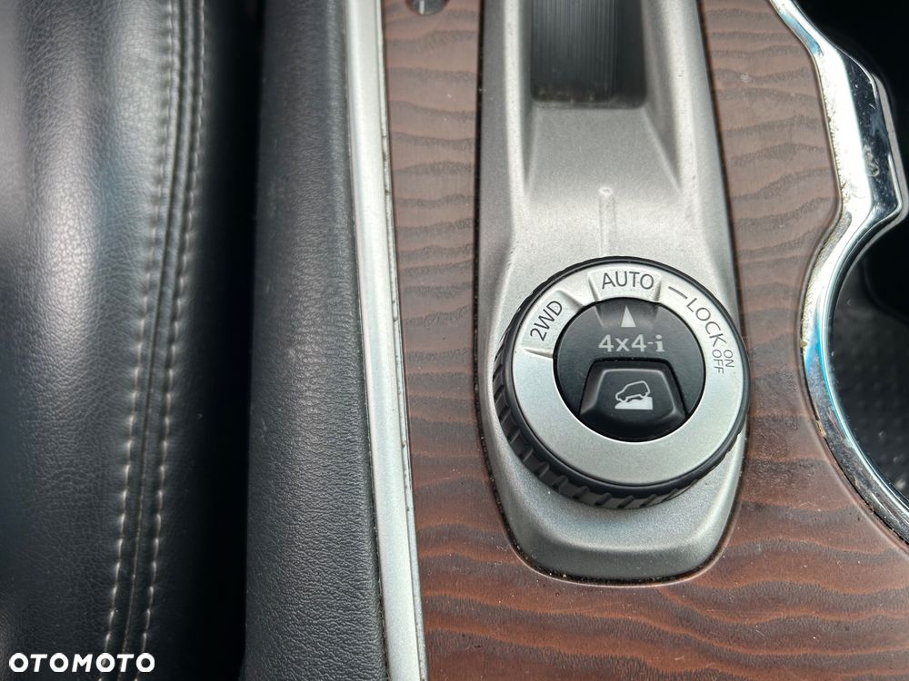 Nissan Pathfinder - 15