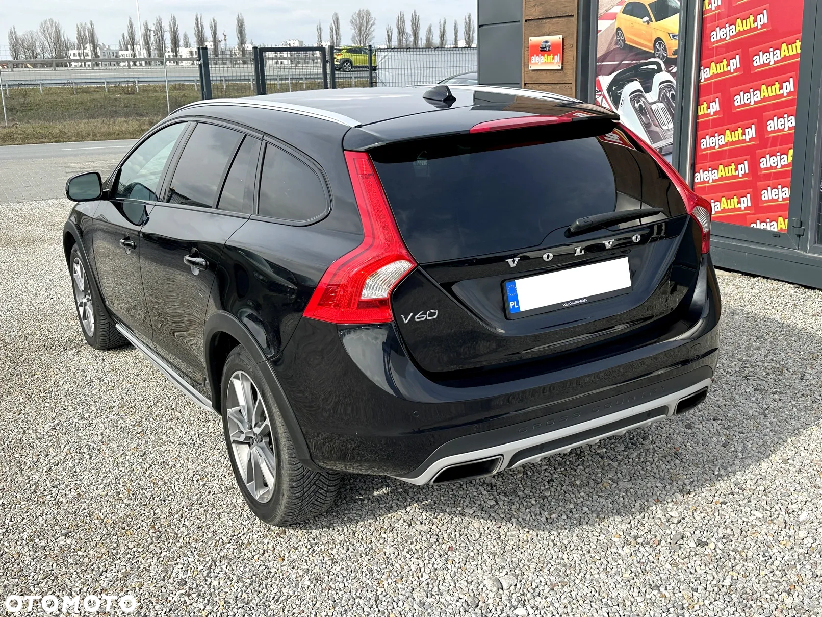 Volvo V60 Cross Country T5 AWD Momentum - 4