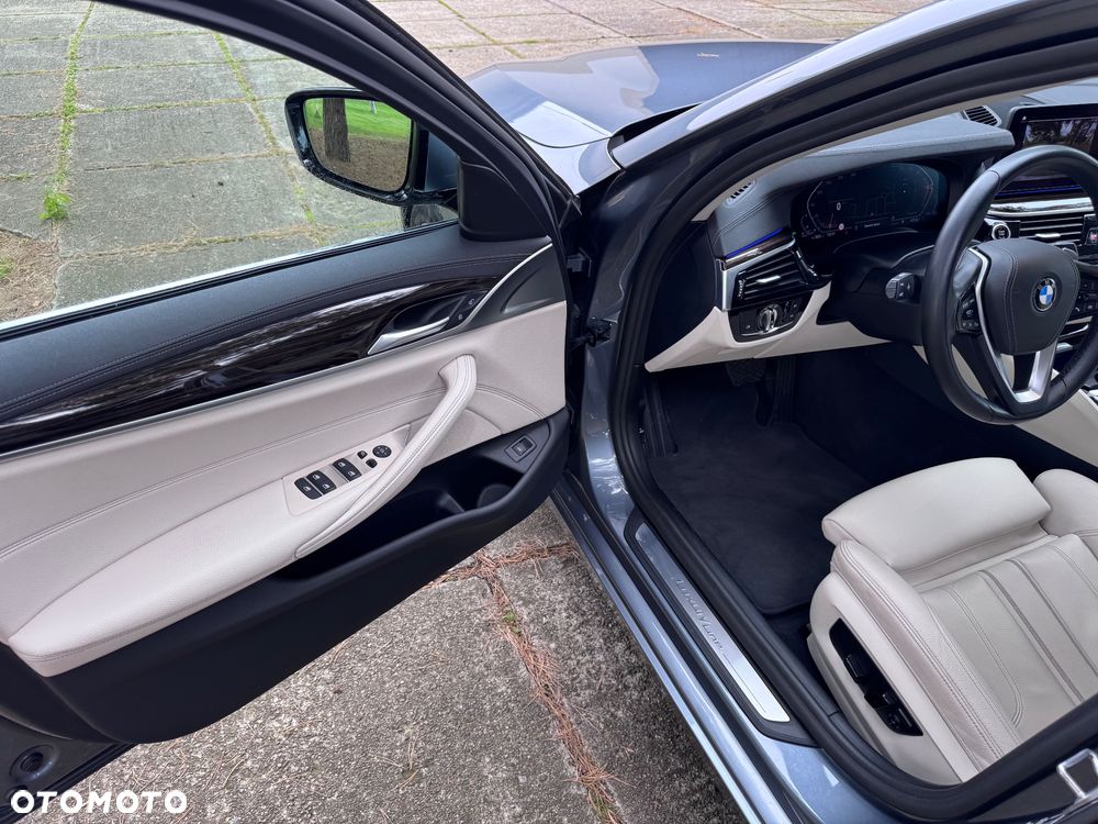 BMW Seria 5 520d xDrive mHEV Luxury Line sport - 23